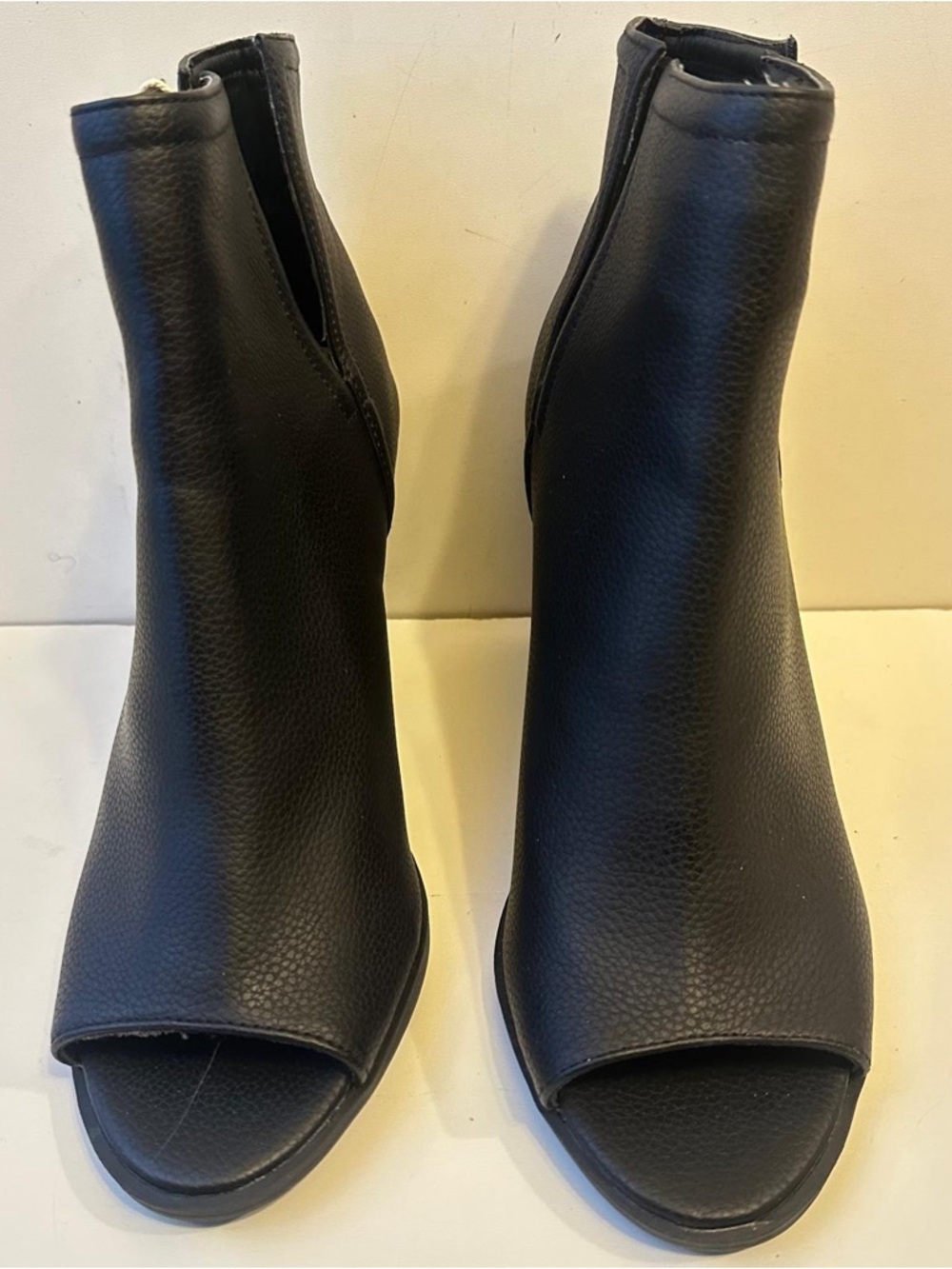 Hippie Laundry Black Peep Toe Ankle Booties Side Slit Block Heel Women’s Size 10